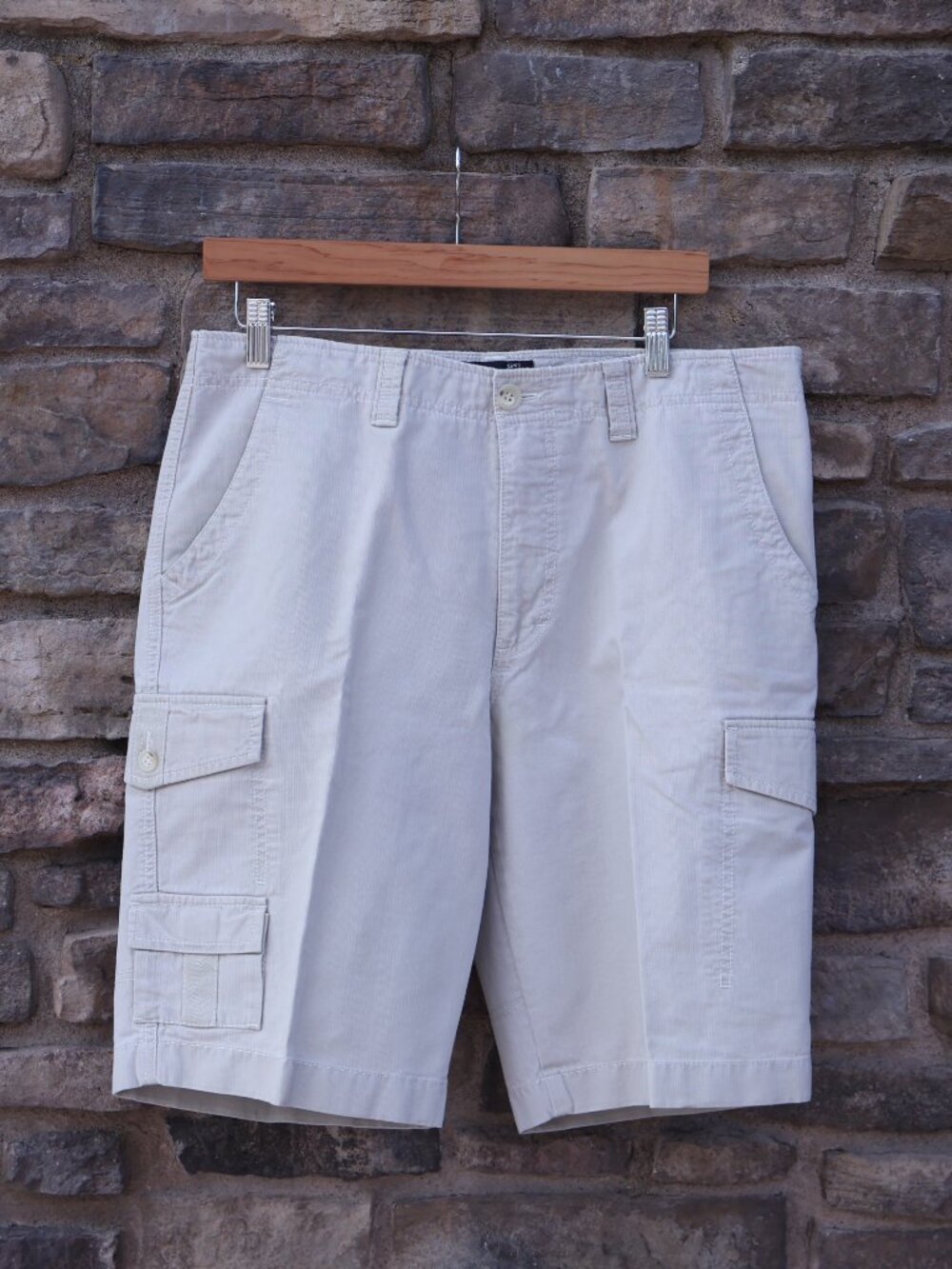 Gardeur Men’s Beige Pinstripe Multi-Pocket Cargo Shorts